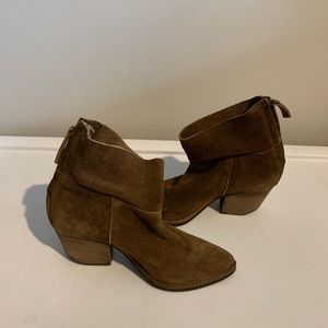 Matisse suede zip up bootie